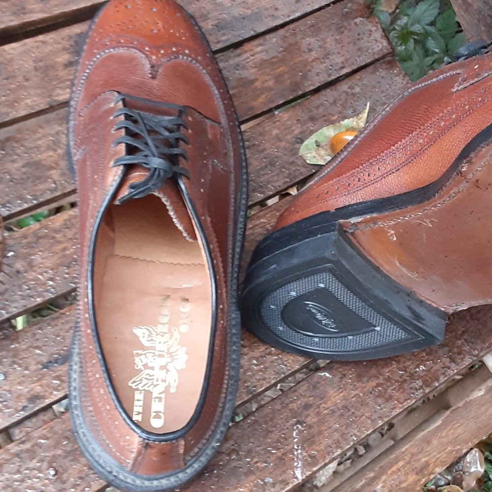 Shoe - Picture 4 of 4